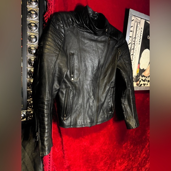 Danier Jackets & Blazers - Vintage Danier Elegant Black Leather biker style Jacket